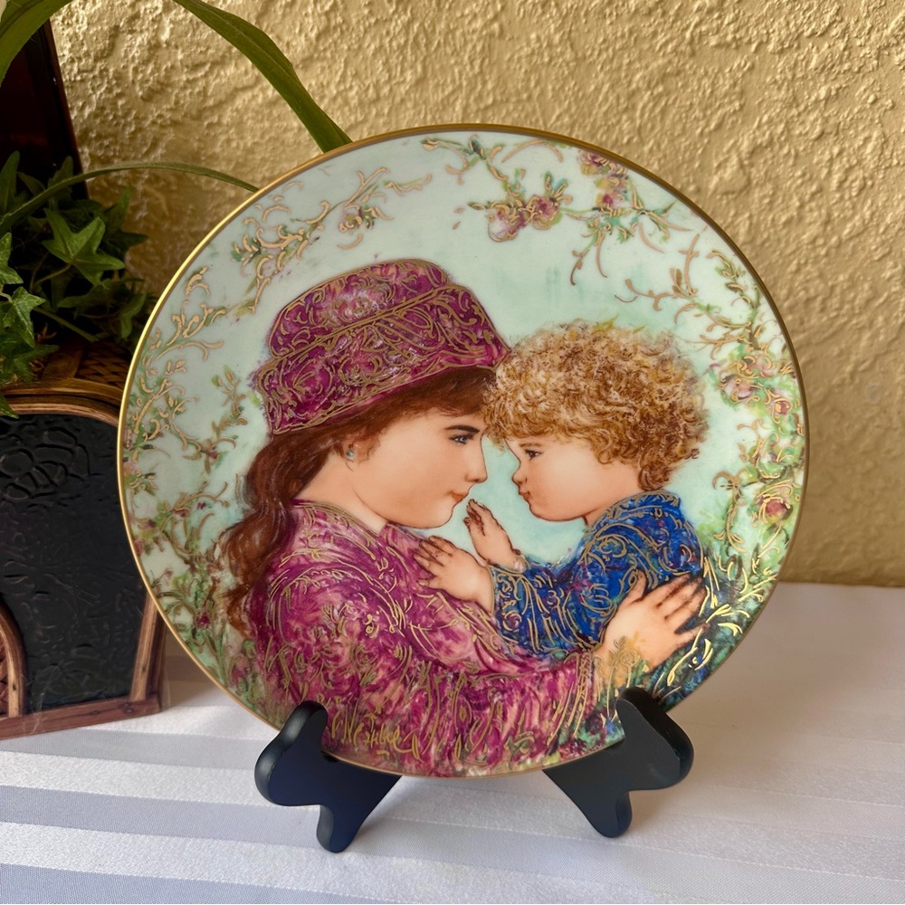 HIBEL designs Mothers Day plate 1988